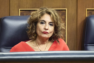 La vicepresidenta primera y ministra de Hacienda, María Jesús Montero, durante una sesión plenaria, en el Congreso de los Diputados, a 7 de octubre de 2025, en Madrid (España).
