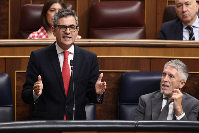 El ministro de la pResidencia, Justicia y Relaciones con las Cortes, Félix Bolaños, interviene durante una sesión de Control al Gobierno, en el Congreso de los Diputados, a 7 de octubre de 2025, en Madrid (España).