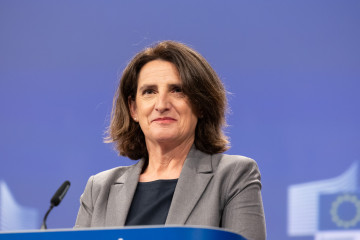 Archivo - La vicepresidenta de la Comisión Europea, Teresa Ribera, durante una rueda de prensa , en la sede de la Comisión Europea, a 2 de junio de 2025, en Bruselas (Bélgica). La Comisión Europea