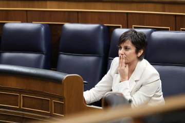 La ministra de Vivienda, Isabel Rodríguez, durante una sesión de control al Gobierno, en el Congreso, a 15 de octubre de 2025, en Madrid (España).