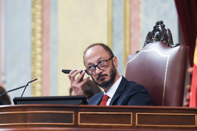 El vicepresidente primero de la Mesa del Congreso, Alfonso Rodríguez Gómez de Celis, durante una sesión plenaria en el Congreso