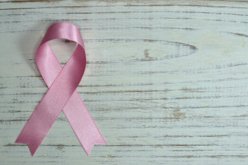 Archivo - Lazo rosa.