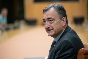 El presidente del PNV, Aitor Esteban, durante una reunión, en el Parlamento vasco, a 22 de septiembre de 2025, en Vitoria-Gasteiz