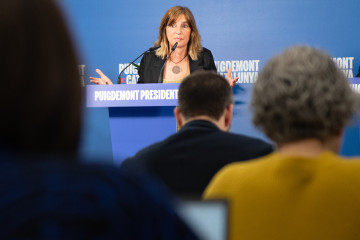 Archivo - La diputada de Junts y secretaria primera de la Mesa del Parlament, Glòria Freixa, durante una rueda de prensa, a 6 de mayo de 2024, en Argelès, Rosellón (Francia).