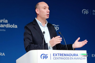 El portavoz del PP de Extremadura, José Ángel Sánchez Juliá, en una rueda de prensa en Mérida.