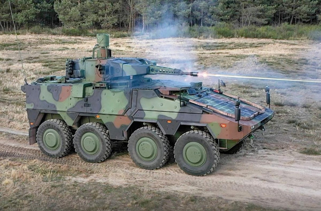 Archivo - Un blindado 8x8 Schakal desarrollado por Artec, la 'joint venture' de Rheinmetall (64%) y KNDS (36%)