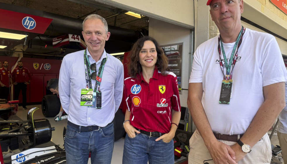 La presidenta de la Comunidad de Madrid, Isabel Díaz Ayuso, durante su visita al Gran Premio de Fórmula 1 de EEUU, en el Circuito de Las Américas, en Texas EEUU