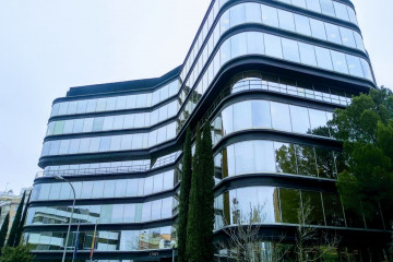 Archivo - Edificio sede de la CNMV en la calle Edison de Madrid.