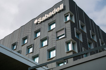 Archivo - Sede corporativa de Banco Sabadell en Sant Cugat del Vallès (Barcelona)