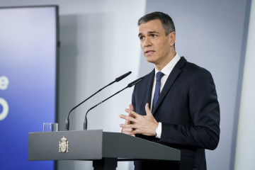 Archivo - El presidente del Gobierno, Pedro Sánchez, comparece en el Palacio de la Moncloa, a 22 de abril de 2025, en Madrid (España)