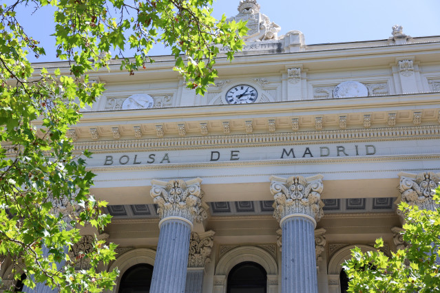 Archivo - Estado de la bolsa de Madrid, a 28 de julio de 2025, en Madrid (España).