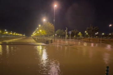 Inundaciones durante la noche por la dana Alice en Pilar de la Horadada (Alicante).