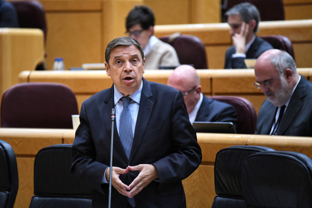 El ministro de Agricultura, Pesca y Alimentación, Luis Planas, interviene durante una sesión de control al Gobierno en la Cámara Alta, a 21 de octubre de 2022, en Madrid (España).