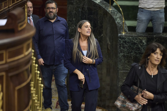 La portavoz de Junts en el Congreso, Miriam Nogueras, durante una sesión plenaria, en el Congreso de los Diputados, a 7 de octubre de 2025, en Madrid (España).