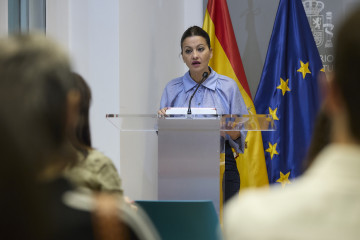 La ministra de Juventud e Infancia, Sira Rego, durante la presentación de un libro, en el Ministerio de Juventud e Infancia, a 16 de octubre de 2025, en Madrid (España). El libro es una guía para p