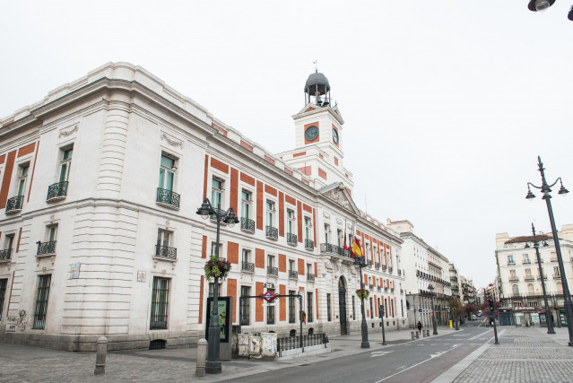 Archivo - Fachada del la Real Casa de Correos, sede de la Comunidad de Madrid.
