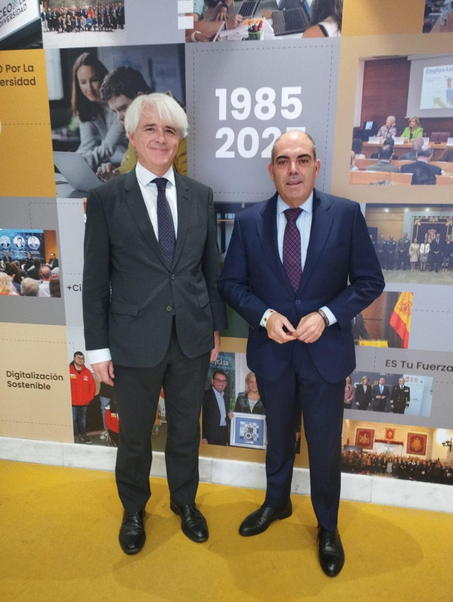 El presidente del Consejo General de la Abogacía, Salvador González (izda), y el presidente de ATA, Lorenzo Amor