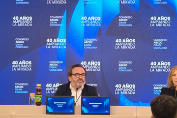 El presidente de Aecoc, Ignacio González, en rueda de prensa