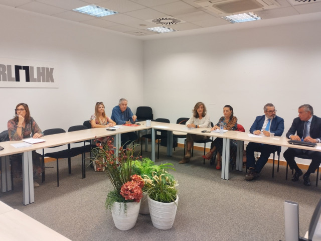Representantes de Confebask y sindicatos vascos en el acto de conciliación en la sede del CRL en Bilbao