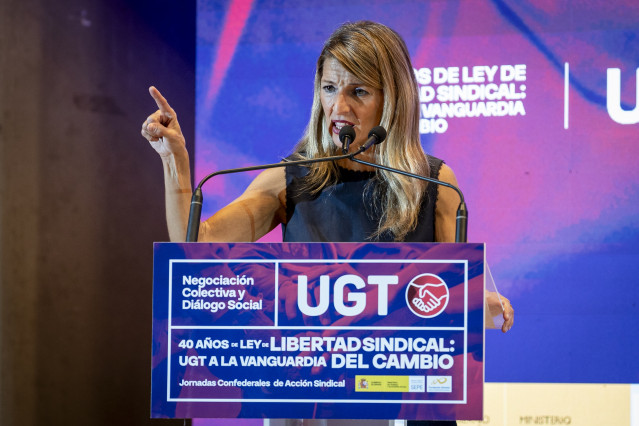 La vicepresidenta segunda y ministra de Trabajo y Economía Social, Yolanda Díaz, interviene durante unas jornadas en la sede de UGT, a 22 de octubre de 2025, en Madrid (España). UGT ha organizado las jornadas confederales de acción sindical sobre 'Negocia