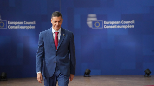 El presidente del Gobierno, Pedro Sánchez, a su llegada a la reunión del Consejo Europeo, a 23 de octubre de 2025, en Bruselas (Bélgica).
