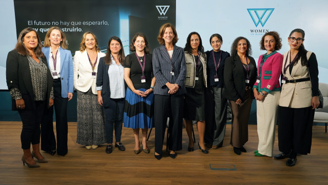 Las mujeres ocupan el 43% de los puestos directivos en la banca, según Women in Banking – PressDigital