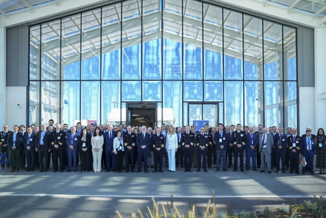 Foto de familia de las jornadas nacionales para la Nube de Combate Naval en Navantia San Fernando.