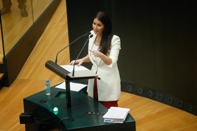 La concejala de Vox, Carla Toscano, durante un pleno extraordinario del Ayuntamiento de Madrid, en el Palacio de Cibeles, a 24 de octubre de 2025, en Madrid (España).