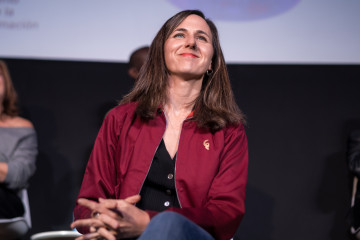 La portavoz de Podemos en el Congreso, Ione Belarra, durante una intervención en la  Universidad de Otoño de Podemos en el Palacio de la Prensa de Callao, a 19 de octubre de 2025, en Madrid (España