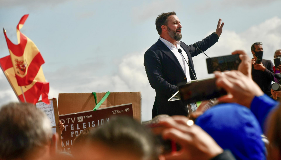 Archivo - El presidente de Vox, Santiago Abascal, interviene durante una concentración en Arrecife, Lanzarote (España), a 5 de diciembre de 2020.