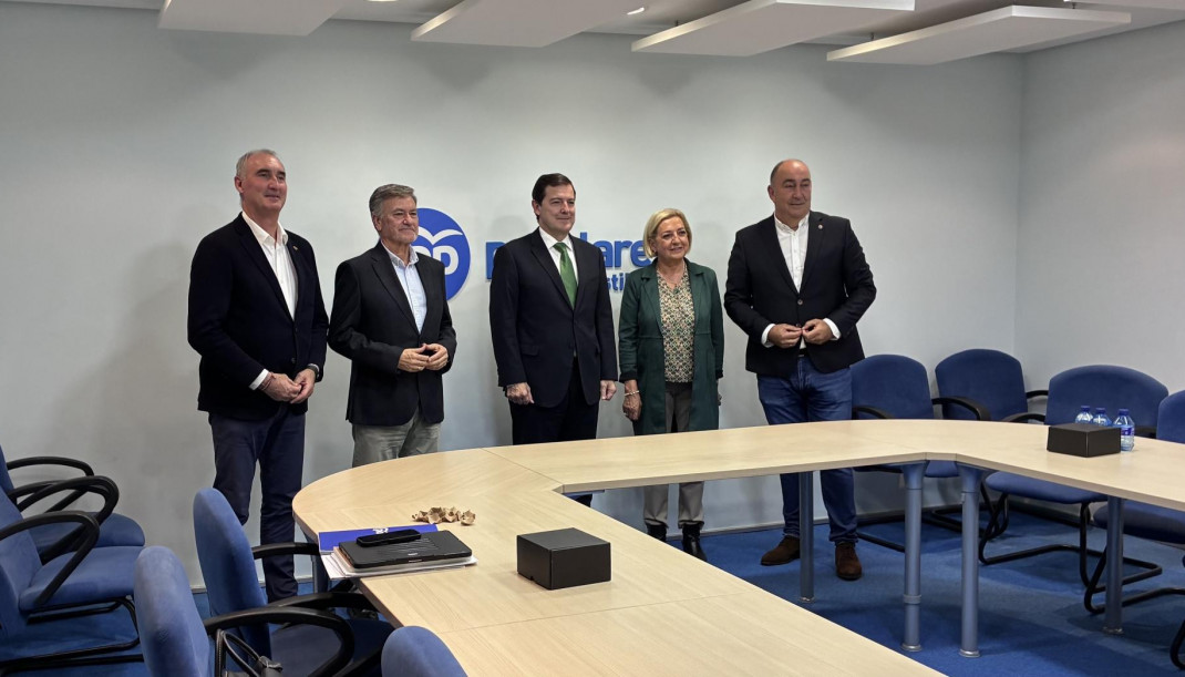 Mañueco, preside la Junta Directiva del PP.