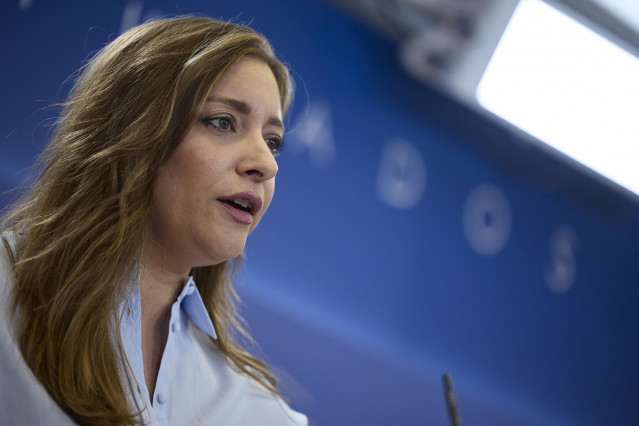 La portavoz del PP en el Congreso, Ester Muñoz, ofrece una rueda de prensa en el Congreso de los Diputados, a 21 de octubre de 2025, en Madrid (España).