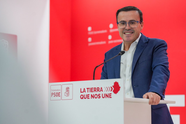 El secretario general del PSOE de Extremadura, Miguel Ángel Gallardo, en rueda de prensa