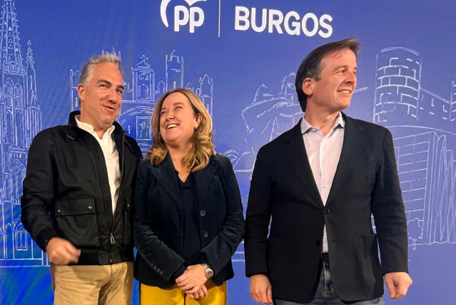 Bendodo (D) junto a la alcaldesa de Burgos y el presidente de la Diputación de Burgoss y secretario del PP de Burgos.