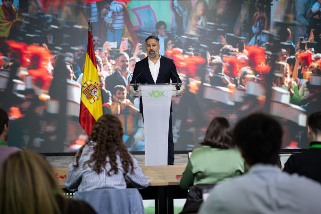 El presidente de Vox, Santiago Abascal, durante una rueda de prensa en la sede de Vox.