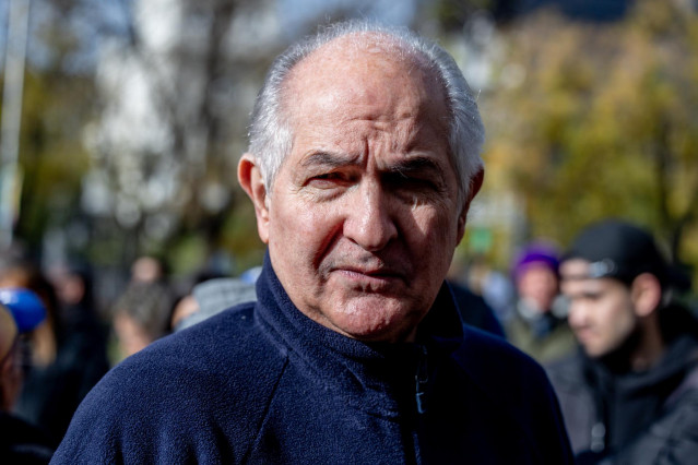 Archivo - El exalcalde de Caracas, Antonio Ledezma, durante una manifestación de venezolanos en Madrid, frente a la comisión del Parlamento Europeo, a 1 de diciembre de 2024, en Madrid (España). La protesta, convocada “por la libertad y justicia en Venezu