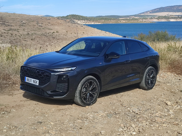 Audi presenta su nuevo Q3 e-hybrid, la versión enchufable de su top ventas mundial, desde 56.120 euros.