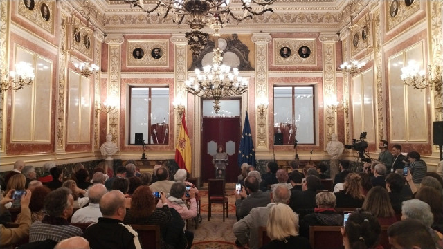 Francina Armengol, interviniendo en un acto de memoria histórica en el Congreso