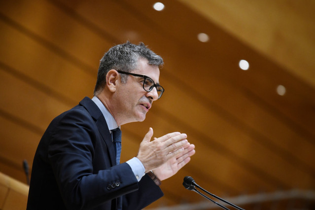 El ministro de la Presidencia, Justicia y Relaciones con las Cortes, Félix Bolaños, interviene durante una sesión de control al Gobierno en el Senado.