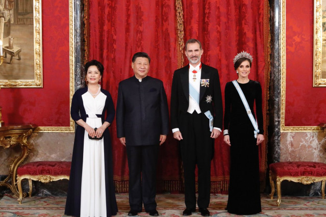Archivo - Los Reyes Felipe VI y Letizia ofrecen una cena al presidente de China Xi Jinping y a su esposa Peng Liyuan en el Palacio Real de Madrid  Durante su visita en noviembre de 2018