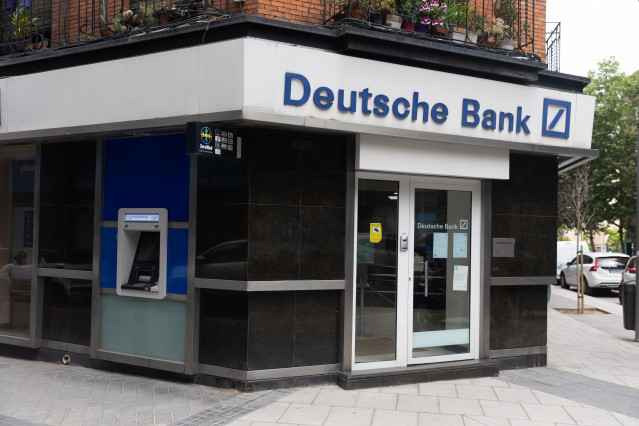 Archivo - Una de las oficinas de Deutsche Bank, a 7 de junio de 2024, en Madrid (España).
