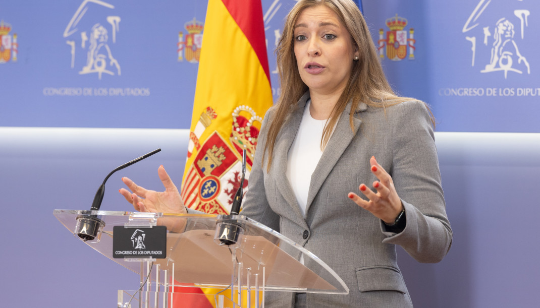 La portavoz del PP en el Congreso, Ester Muñoz, durante una rueda de prensa posterior a la Junta de Portavoces, en el Congreso de los Diputados, a 7 de octubre de 2025, en Madrid (España).