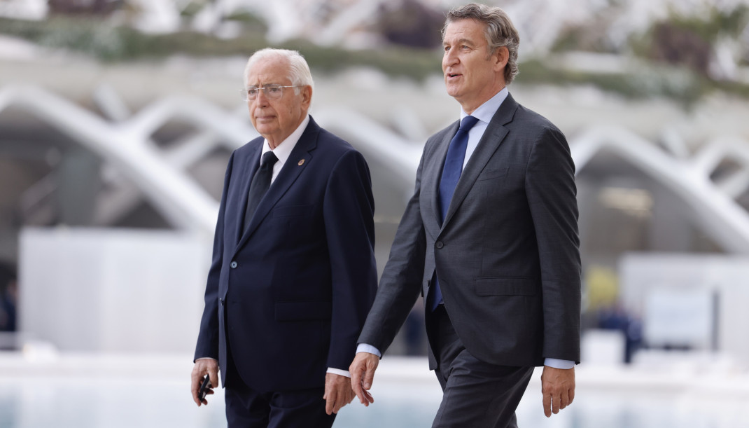 El presidente del PP, Alberto Núñez Feijóo, a su llegada al homenaje a las víctimas de la dana, en el Museo de las Ciencias Príncipe Felipe, a 29 de octubre de 2025, en Valencia, Comunidad Valenc