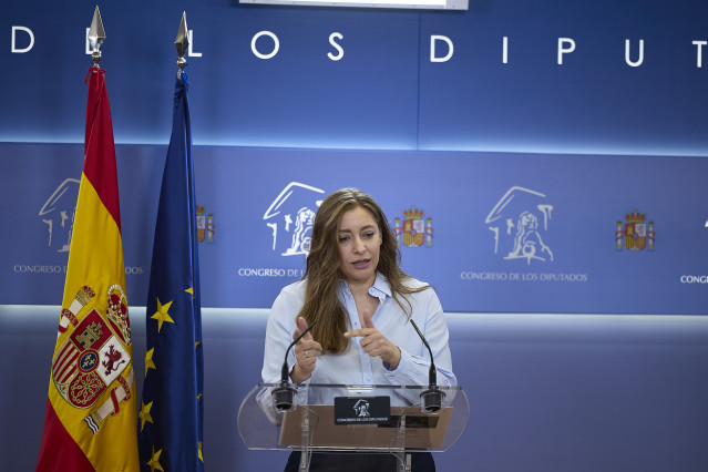 La portavoz del PP en el Congreso, Ester Muñoz, ofrece una rueda de prensa en el Congreso de los Diputados, a 21 de octubre de 2025, en Madrid (España).