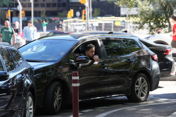 Archivo - Un conductor de Uber.