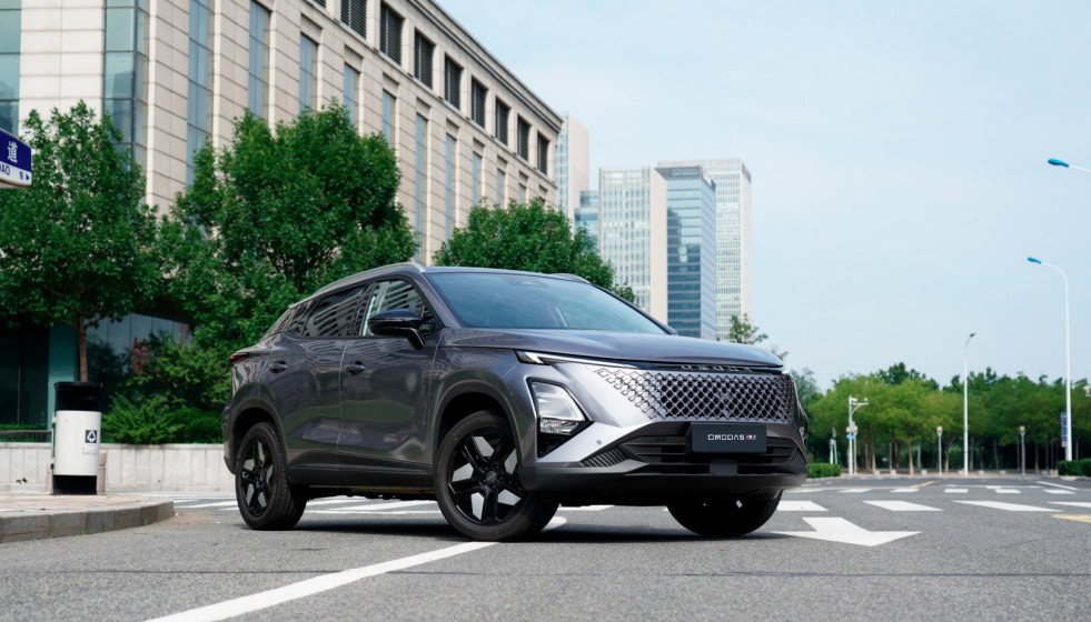 Omoda lanza el nuevo Omoda 5 SHS-H, su primer híbrido con etiqueta 'ECO' en España desde 29.400 euros.