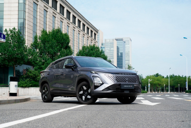 Omoda lanza el nuevo Omoda 5 SHS-H, su primer híbrido con etiqueta 'ECO' en España desde 29.400 euros.