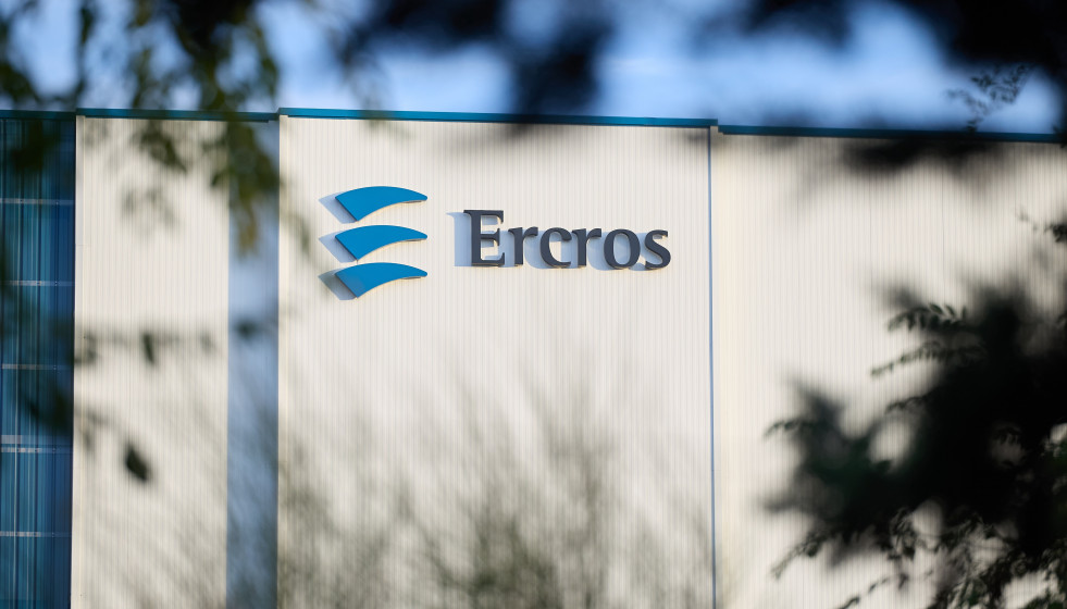 Archivo - Fachada de la sede de Ercros, en Aranjuez, Madrid (España)