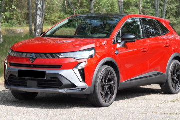 Symbioz Full Hybrid E-Tech 160: un híbrido familiar hecho en España, disponible desde 30.019 euros.