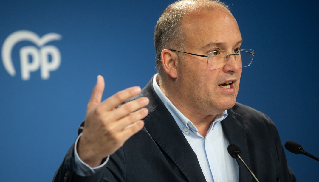 El secretario general del Partido Popular, Miguel Tellado, ofrece una rueda de prensa en la sede del PP, a 4 de octubre de 2025, en Madrid (España).